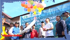 Bupati Sambas H. Satono secara resmi membuka KKN Tematik Poltekkes Kemenkes Pontianak dan Senam Germas di Halaman Kantor Camat Kecamatan Tekarang, Jumat 19 Mei 2023.