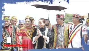 Anggota DPR RI Katherine Oendoen hadiri Pembukaan Gawai Naik Dango ke-XVI Kabupaten Sambas