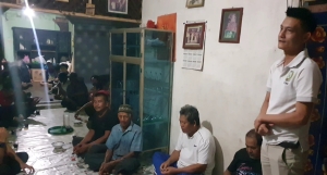 Anggota DPRD Kab. Sambas, Bui Kiong saat menjalin silaturahmi bersama masyarakat Dusun Puting, Desa Pusaka, Kecamatan Tebas.