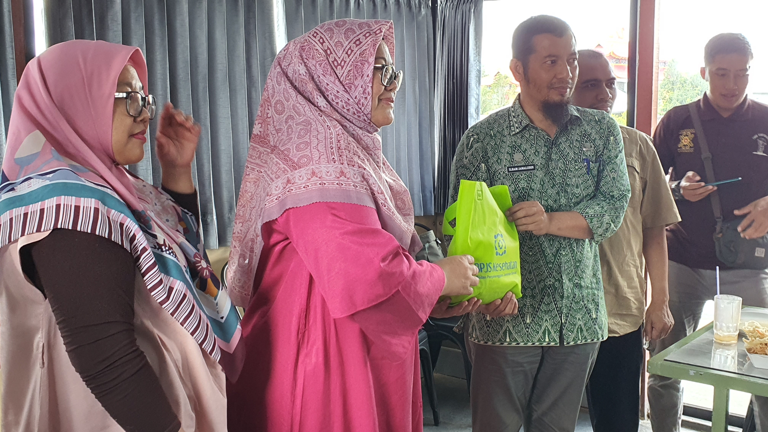 BPJS cabang Singkawang Sosialisasi percepatan pencapaian UHC dan Program JKN di Kabupaten Sambas