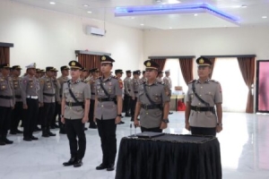 Kasat Intelkam Polres Sambas dan Kapolsek Tebas Berganti