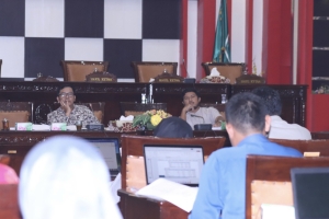 Pansus DPRD Sambas Bahas Raperda Pajak dan Retribusi Daerah