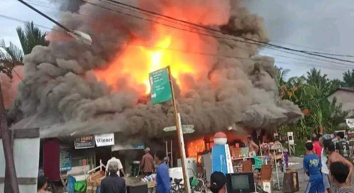 Empat Bangunan Ruko di Desa Matang Danau Ludes Terbakar