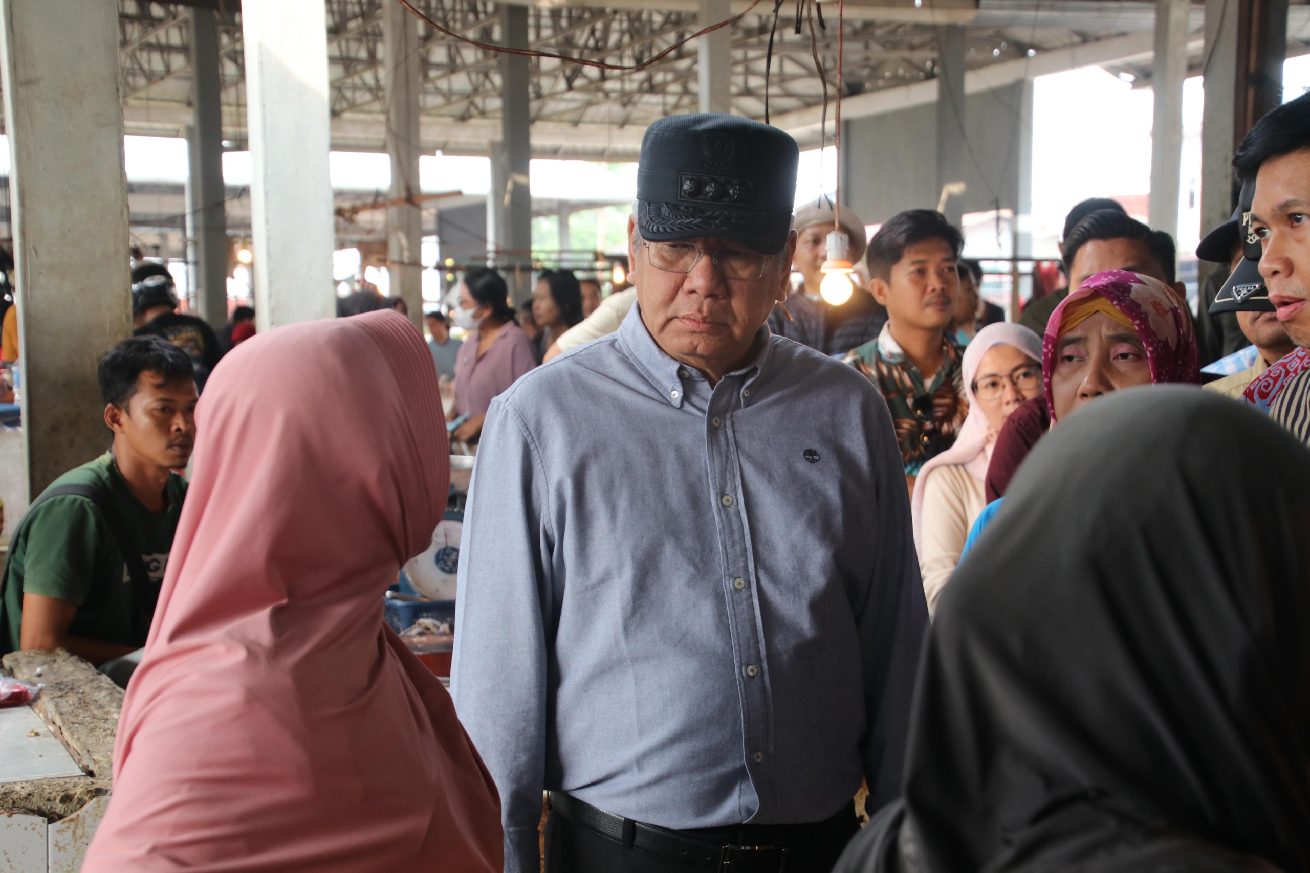 PJ Gubernur Kalbar Pantau Harga Sembako di Melawi