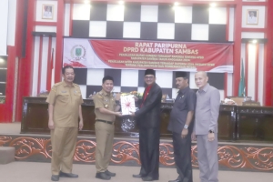 Bupati Sambas Sampaikan Nota Keuangan Penjelasan APBD 2024