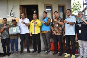 Bantuan Pasang Baru Listrik Terangi 9.500 Rumah Tangga Tidak Mampu di Kalimantan Barat