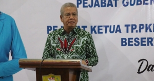 PJ Gubernur Kalbar Serahkan Bantuan Sarpras Pertanian di Sanggau