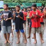 Peduli Anak Yatim dan Dhuafa, Windy Ajak Berenang Bersama