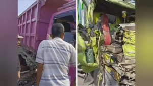 Lakalantas di Jalan Raya Tebas, Dua Dump Truk Adu Banteng