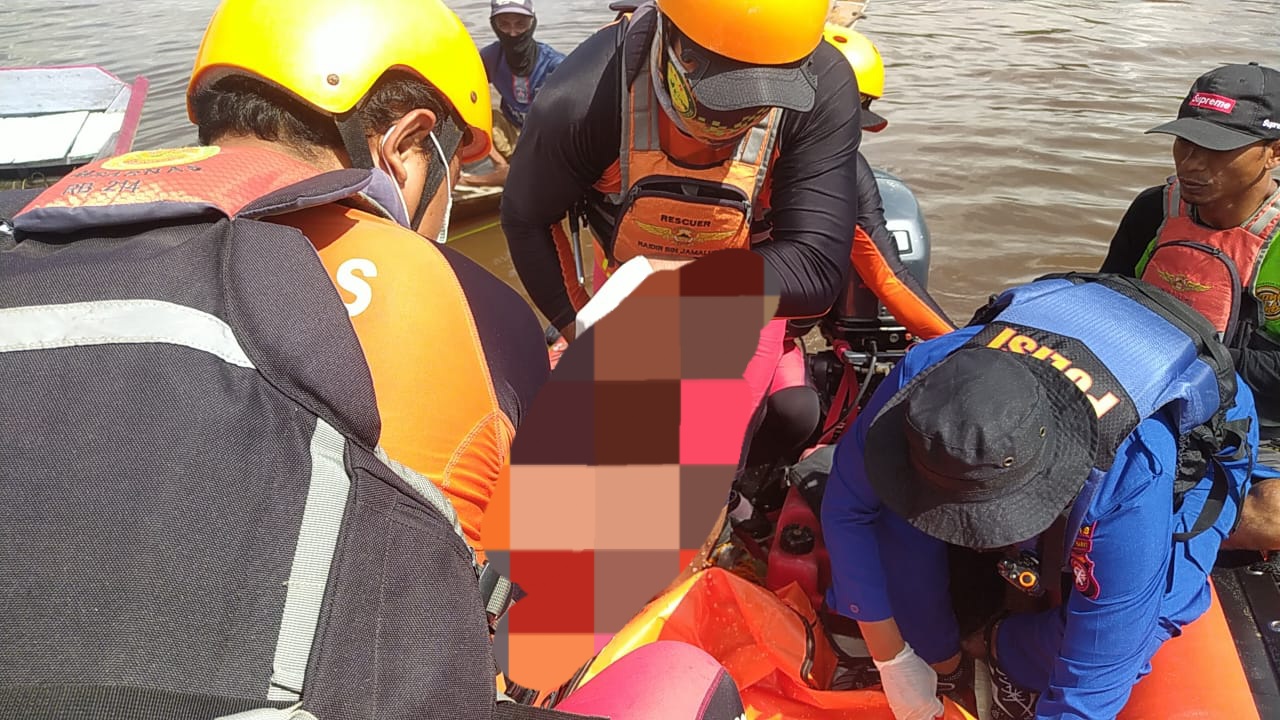 Korban Tenggelam di Sungai Sebawi Berhasil Ditemukan Tim SAR Gabungan
