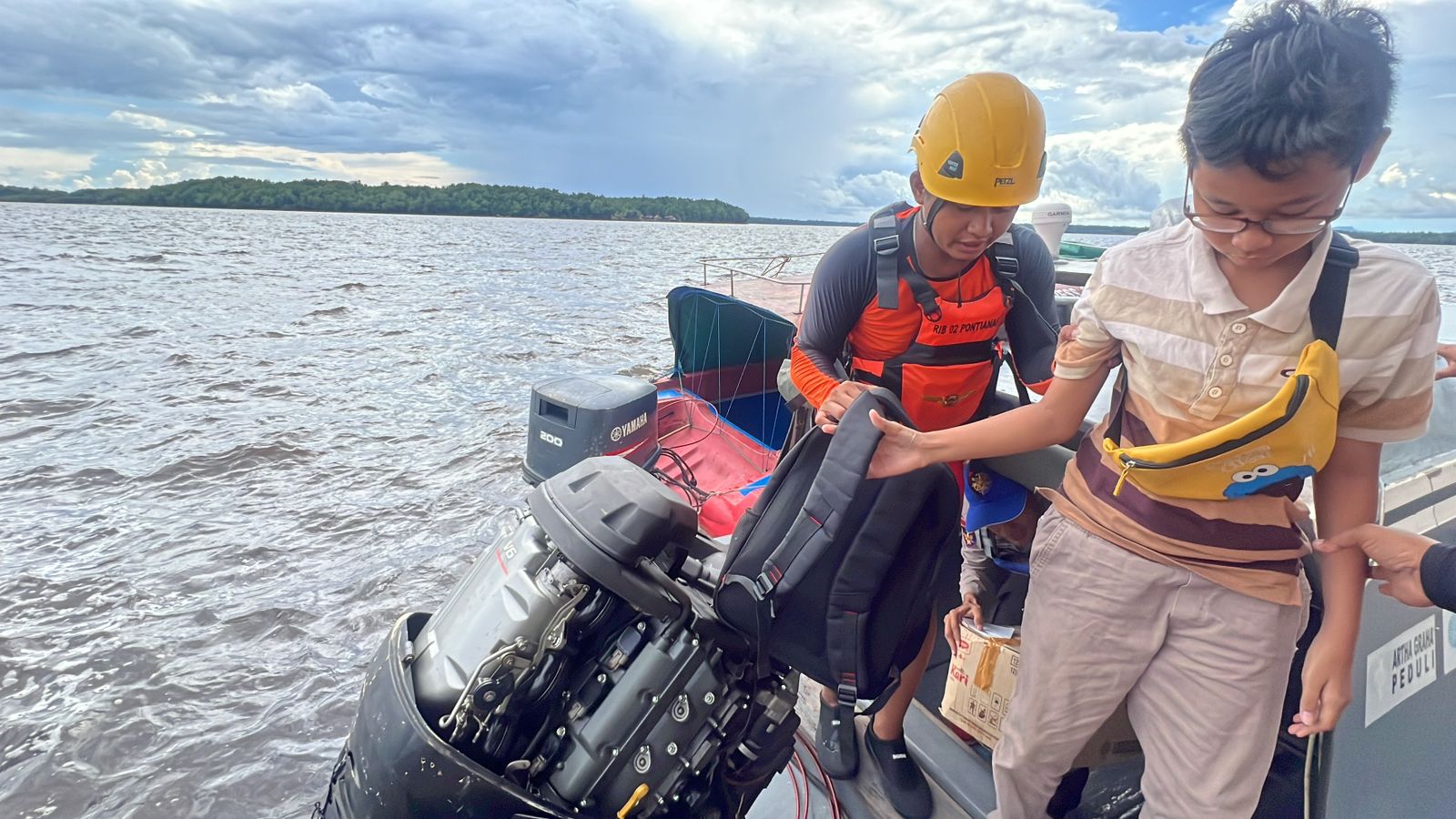 Alami Kerusakan Mesin, Tim SAR Gabungan Evakuasi Seluruh Penumpang Speed Boat