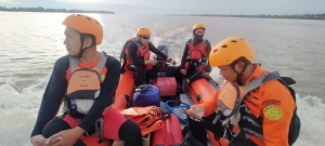 Pencarian Hari Kedua Korban Tenggelam di Sungai Sambas Masih Nihil