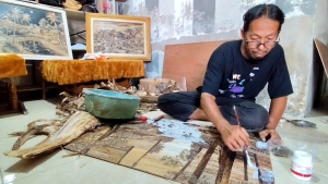 Sampah Pelepah Pisang Dijadikan Lukisan Bernilai Seni Tinggi