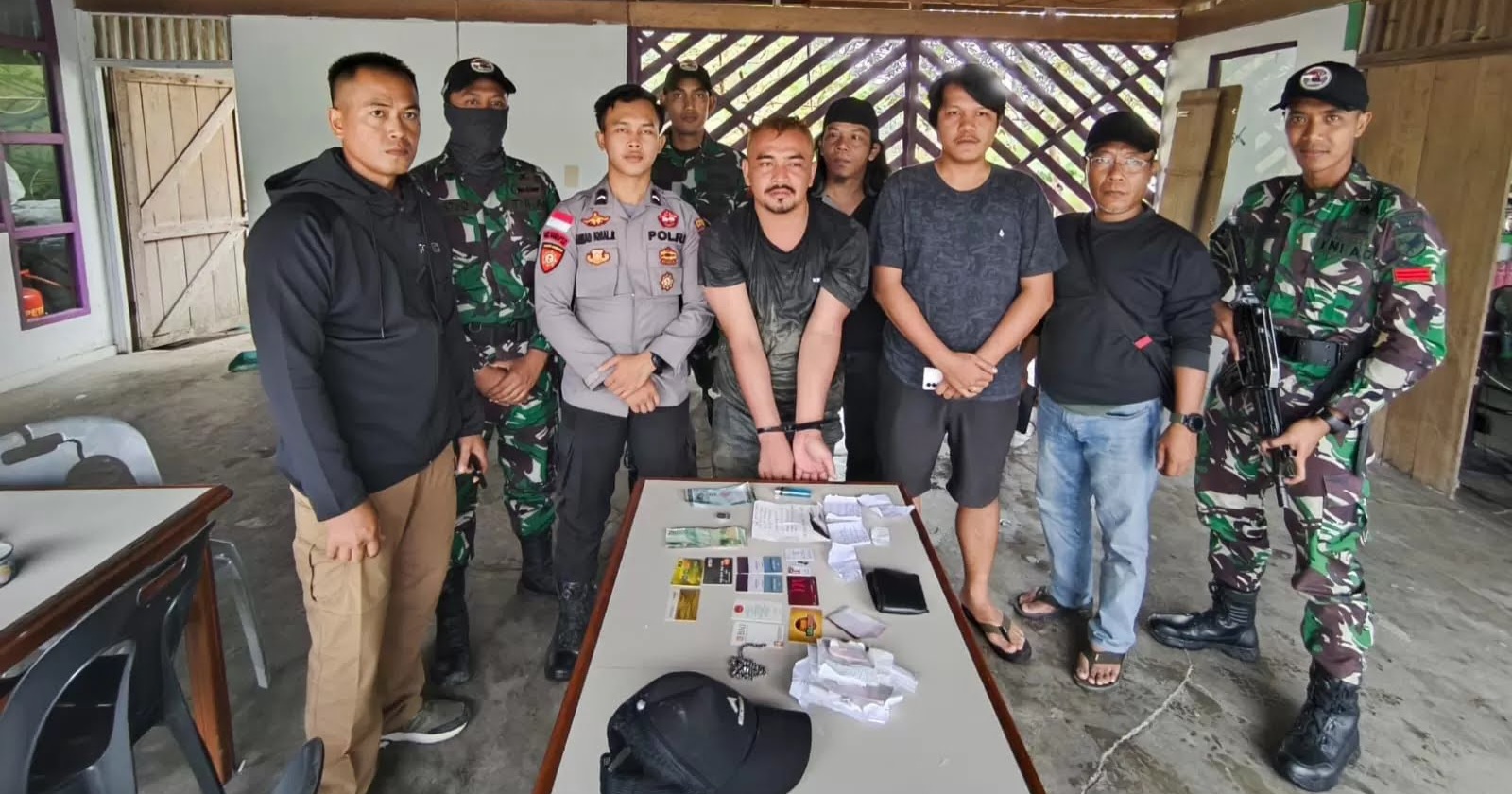 TNI Gadungan Berhasil Diamankan Satgas Pamtas RI-Malaysia Yonkav 12/BC