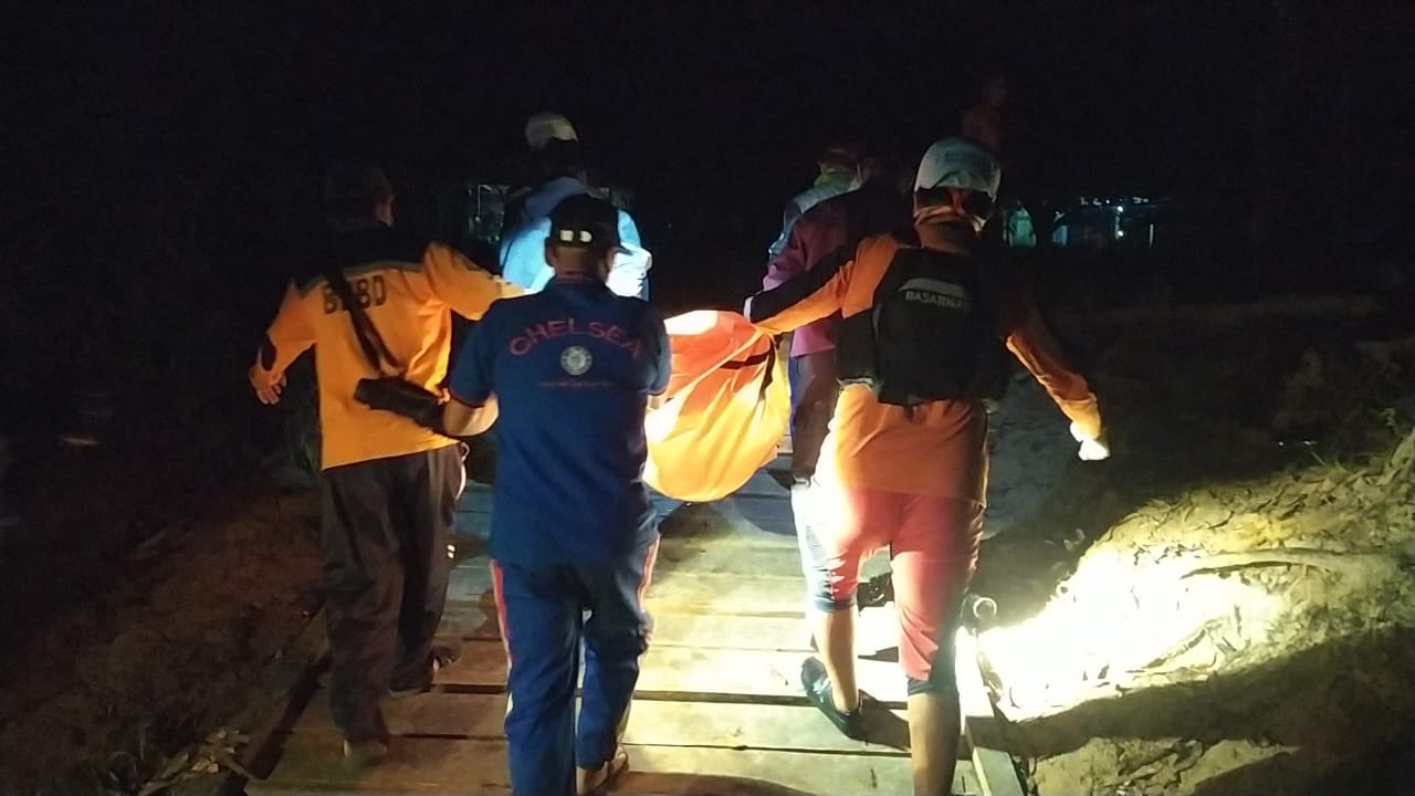 TIM SAR Gabungan Temukan Korban Tenggelam di Sungai Momong Sanggau Ledo Keadaan Meninggal Dunia