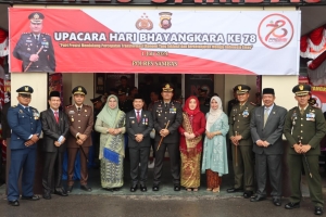 Hari Bhayangkara Ke-78, Polres Sambas Dapat Kejutan Dari Kodim 1208/Sambas dan Batalyon 645 Gardatama Yudha