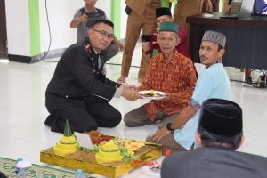 Polres Sambas Gelar Syukuran Bersama Masyarakat serta peresmian Sumur Bor di Desa Tempatan Sebawi
