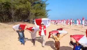 Semangat Kemerdekaan Anak Batas Negeri di Pantai Tanjung Api