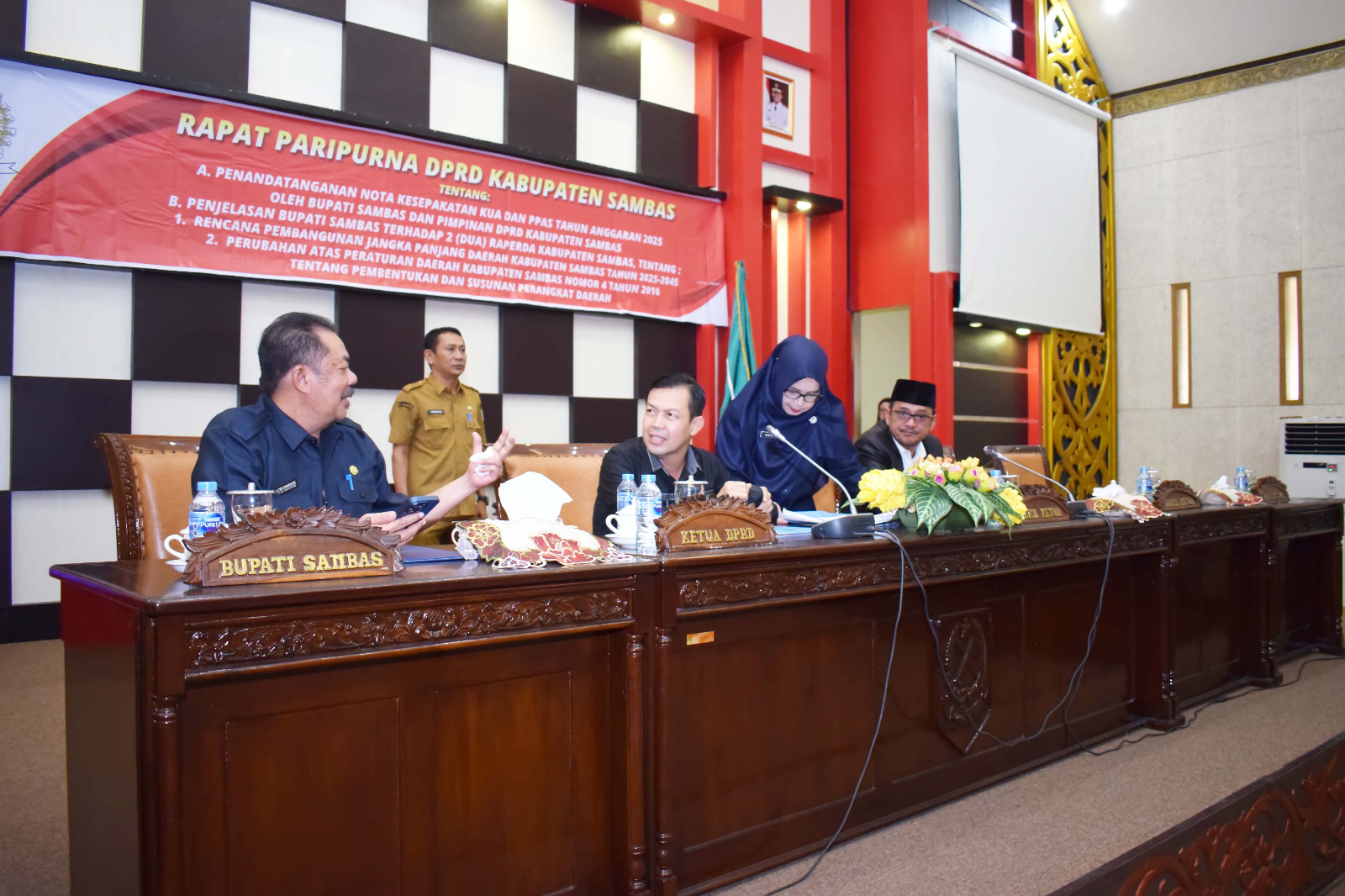 DPRD Sambas Bentuk 2 Pansus Bahas 2 Raperda