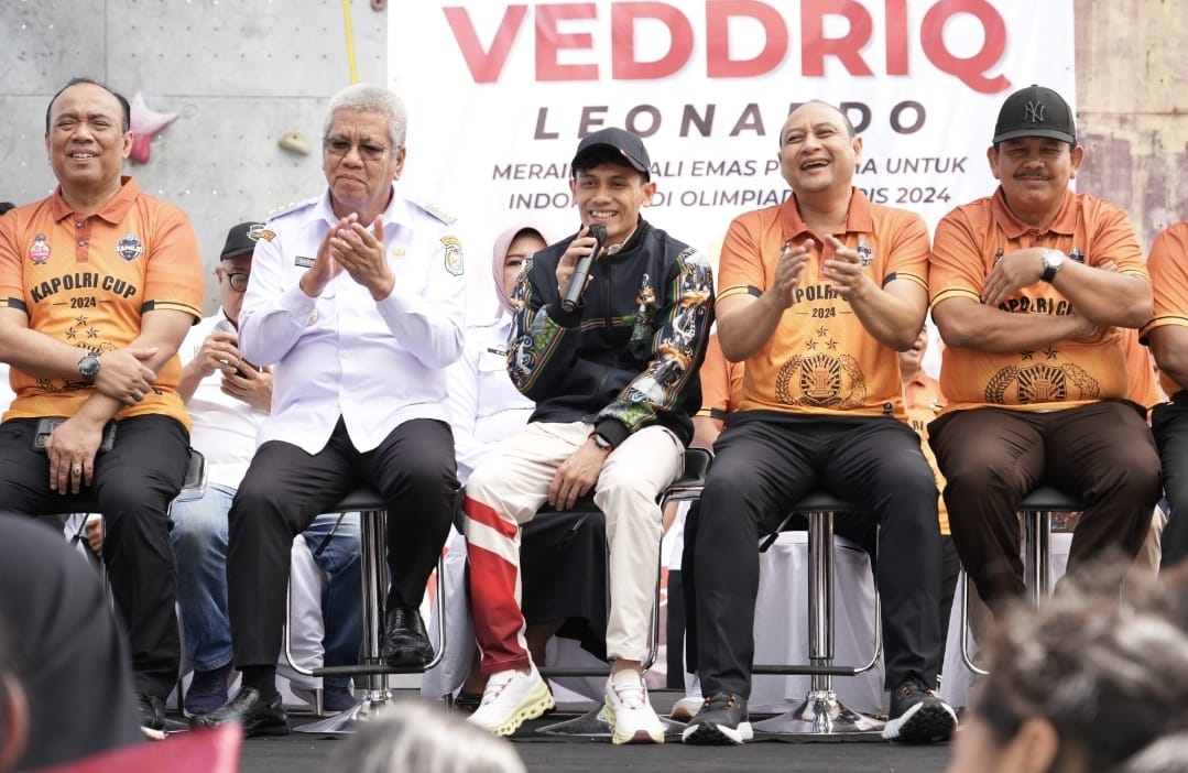 Veddriq Leonardo Berikan Motivasi Kepada Atlet Muda Kalbar
