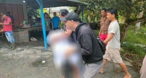 Polisi Olah TKP Korban Gantung Diri di Desa Jelutung