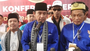 Diarak Ribuan Pendukung, Pasangan Fahrur Rofi -Sabib Resmi Daftar ke KPU Sambas