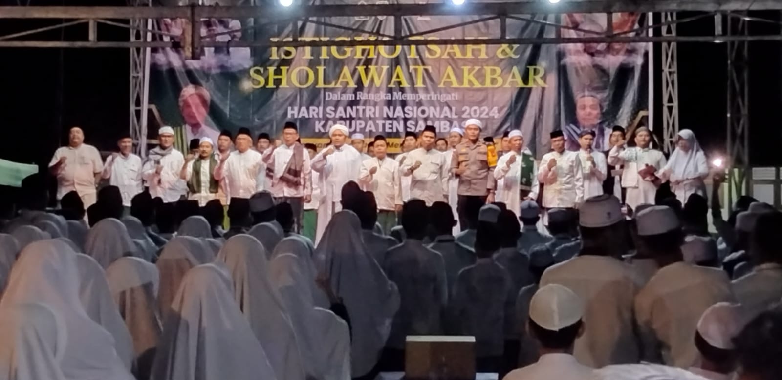 Peringati Hari Santri Nasional, Istighosah dan Sholawat Akbar Diikuti Ribuan Santri Kabupaten Sambas