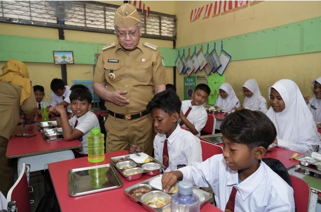 Pj Gubernur Kalbar Pantau Implementasi Makan Bergizi Gratis
