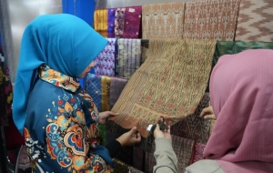 Windy Apresiasi Kff 2025 Promosikan Wastra Khas dan Produk Unggulan Kalbar