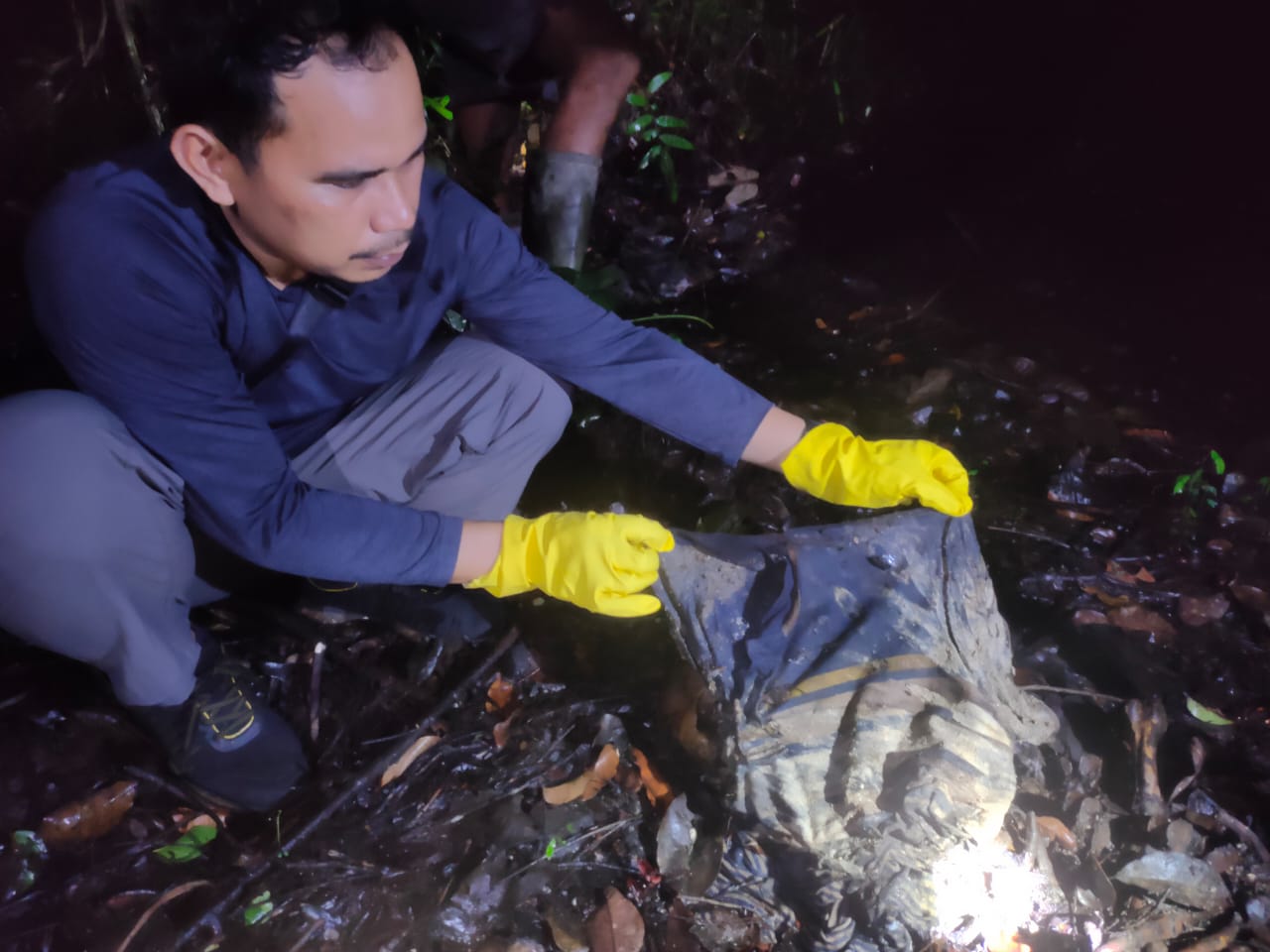 Mengerikan! Kerangka Manusia Ditemukan di Kebun Karet Sambas