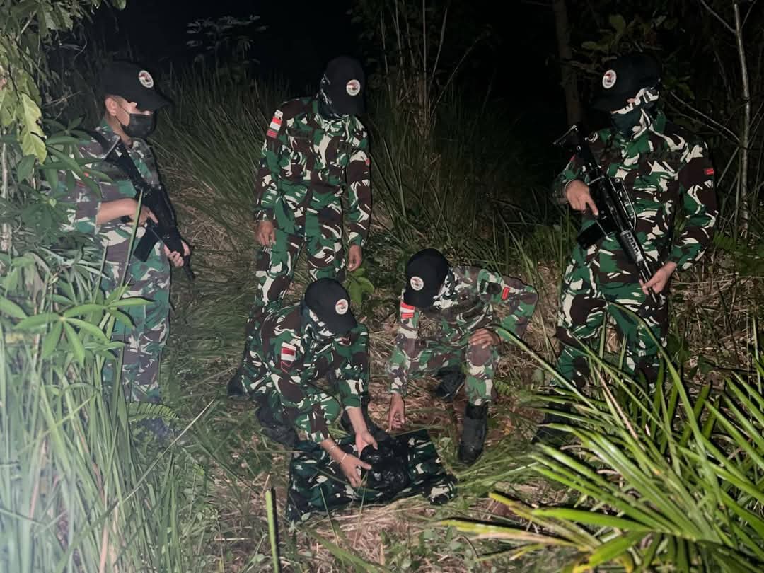 Satgas Pamtas RI-Malaysia Gagalkan Penyelundupan Narkoba 1 Kg di Perbatasan
