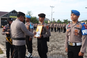 Polres Sambas Gelar Upacara PTDH, Aipda BR Resmi Dipecat