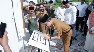 Bupati Satono Resmikan Surau Al Muhajirin di Desa Saing Rambi