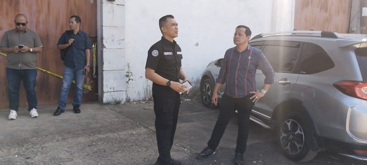 Ditreskrimsus Polda Kalbar Lakukan Olah TKP di Gudang Oli Diduga Palsu di Kubu Raya