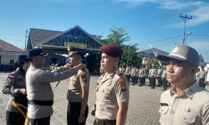 Upacara Kenaikan Pangkat 55 Personel Polres Sambas, Kapolres: Semoga Jadi Motivasi