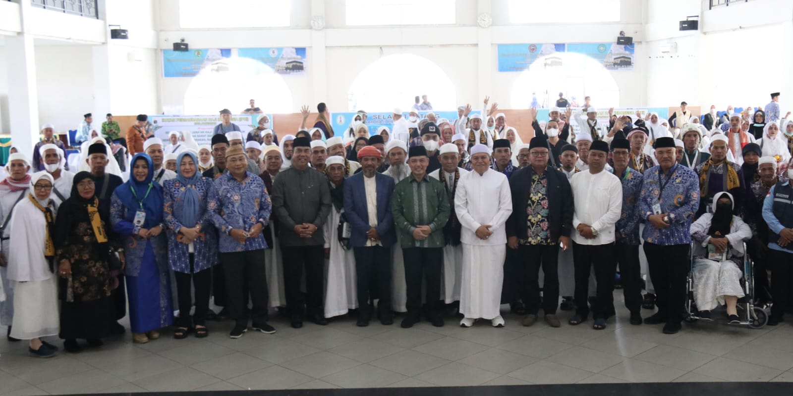 Gubernur Kalbar Sambut Kedatangan Jemaah Haji Kloter 21 di Asrama Haji Pontianak
