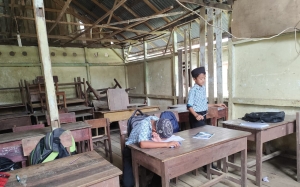 Kondisi Ruang Kelas MIS Nurul Islam Serumpun Salatiga Sambas Memprihatinkan