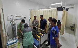 Percobaan Bunuh Diri Dengan Melompat di Atas Tower Sambas, Pemuda Ini Dalam Perawatan Medis