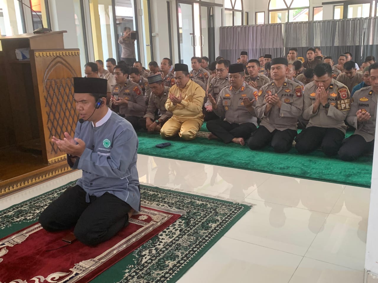 Ketua MUI Sambas Pimpin Sholat Ghaib dan Doa Bersama untuk Keamanan Negeri