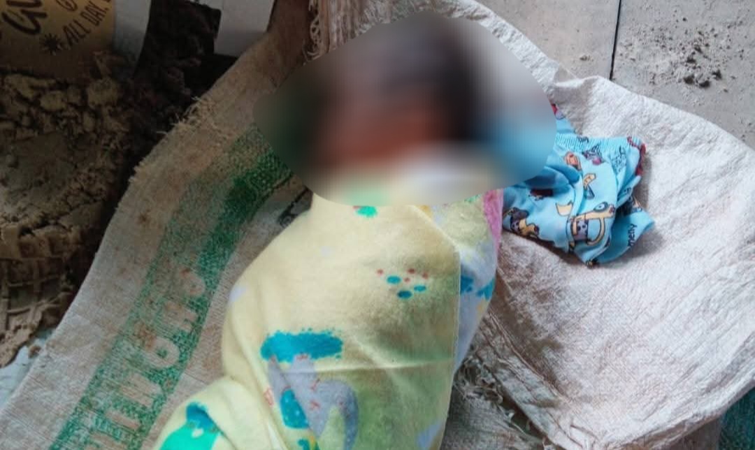 Warga Desa Kaliau Dikejutkan Penemuan Bayi Perempuan di Rumah Kosong Dalam Keadaan Sehat