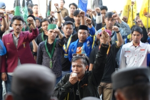 Gubernur Ria Norsan Apresiasi Gerakan Mahasiswa, Sebut Suara Mereka Mampu Membawa Perubahan