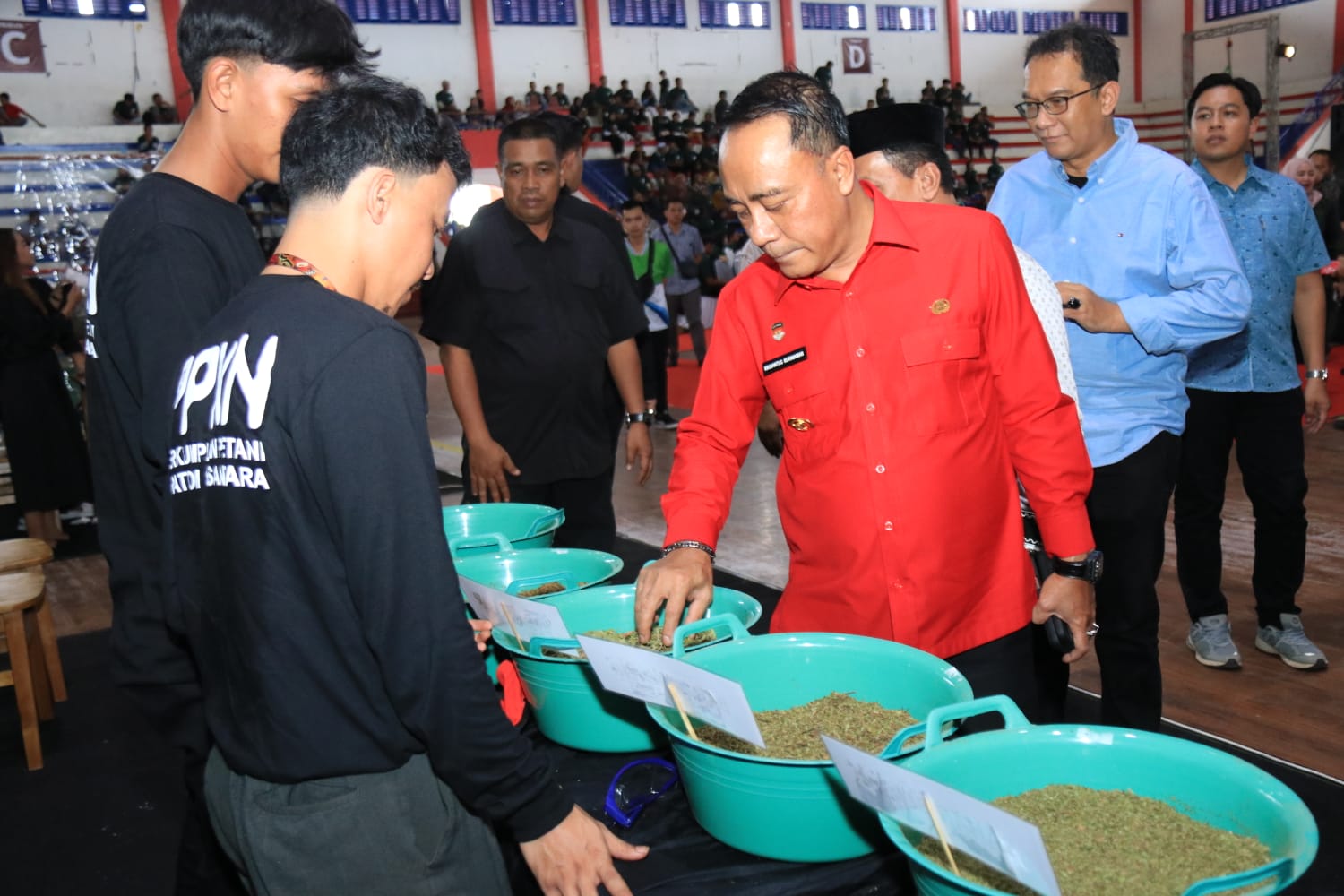 Wagub Krisantus Pinta Petani Kratom Jaga Kualitas