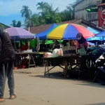 Mengenal Lebih Dekat Pasar Pagi di Tebas: Keunikan dan Dinamika