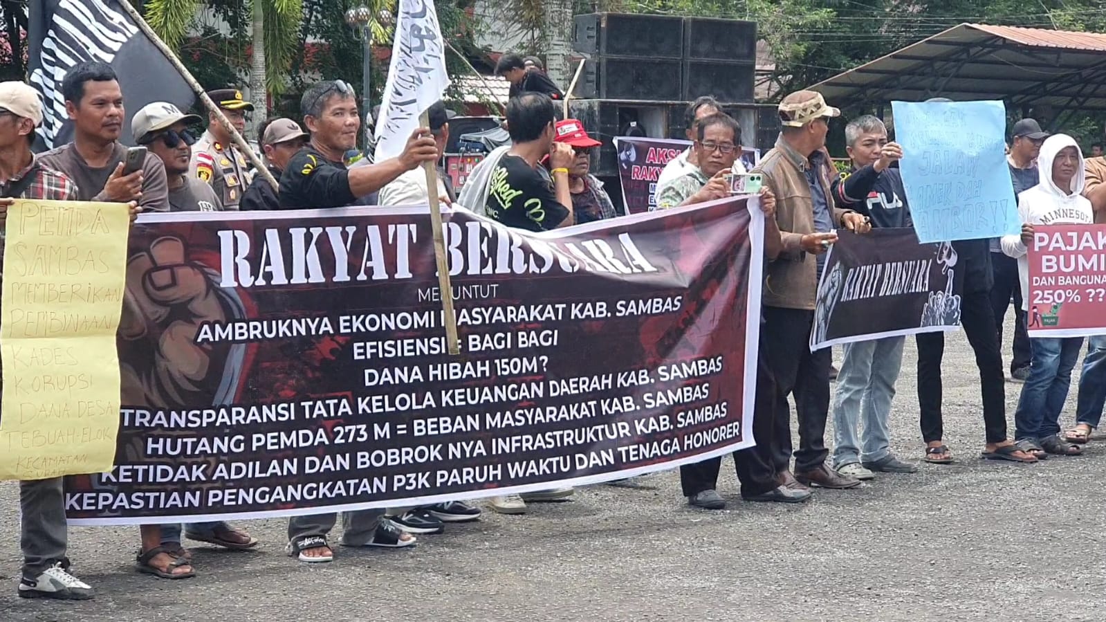 Aliansi Rakyat Bersuara Sambas Gelar Unjuk Rasa, Ini Tuntutan Disampaikan! 