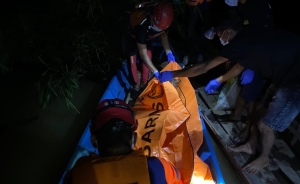 Lansia di Melawi Ditemukan Usai Terjatuh dari Jembatan