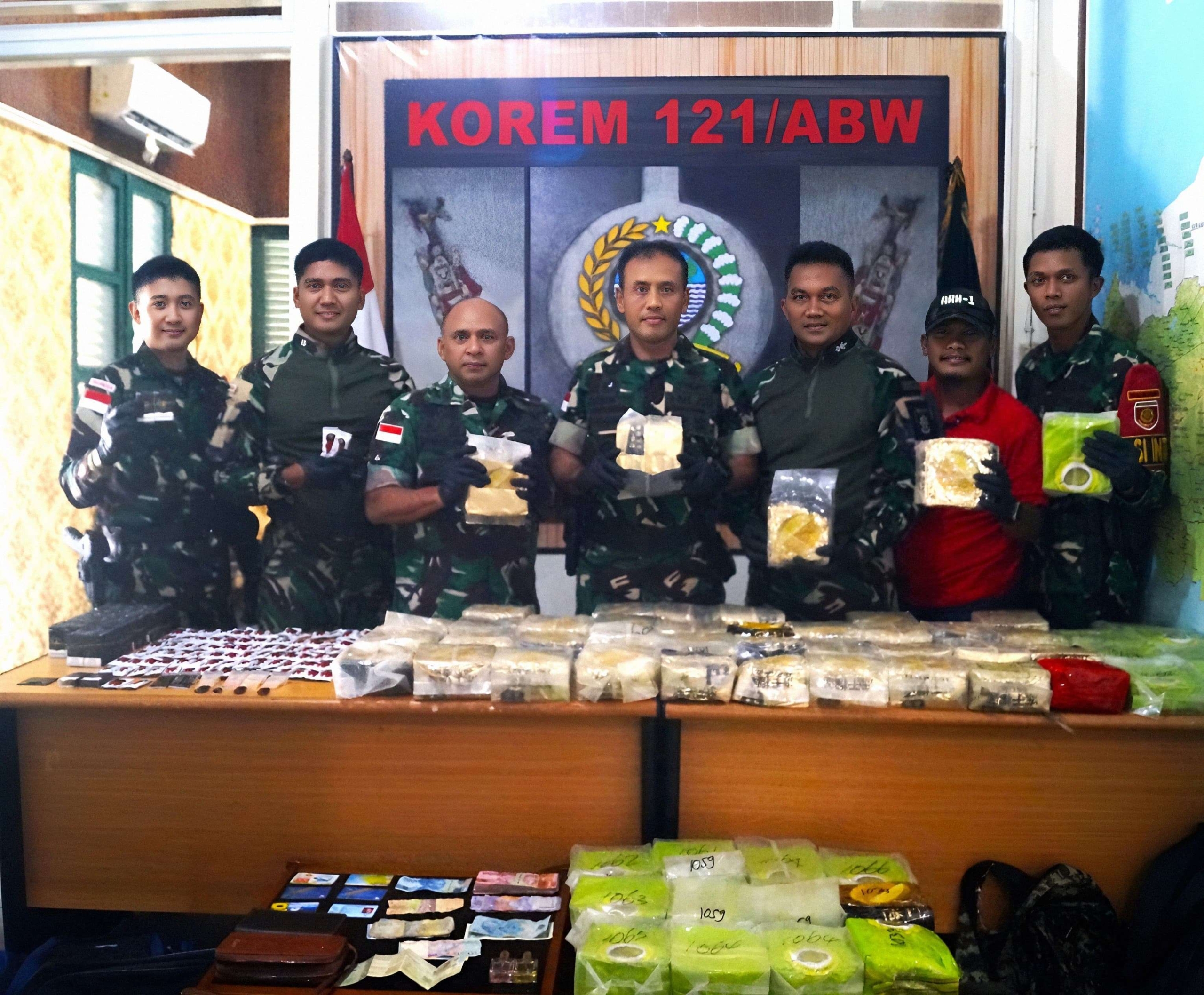 Satgas Pamtas Gagalkan Penyelundupan 63 Kg Sabu di Perbatasan Entikong