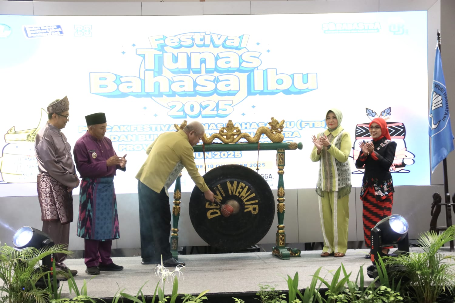 Festival Tunas Bahasa IBU 2025, Sekda Kalbar Ajak Generasi Muda Lestarikan Bahasa Daerah