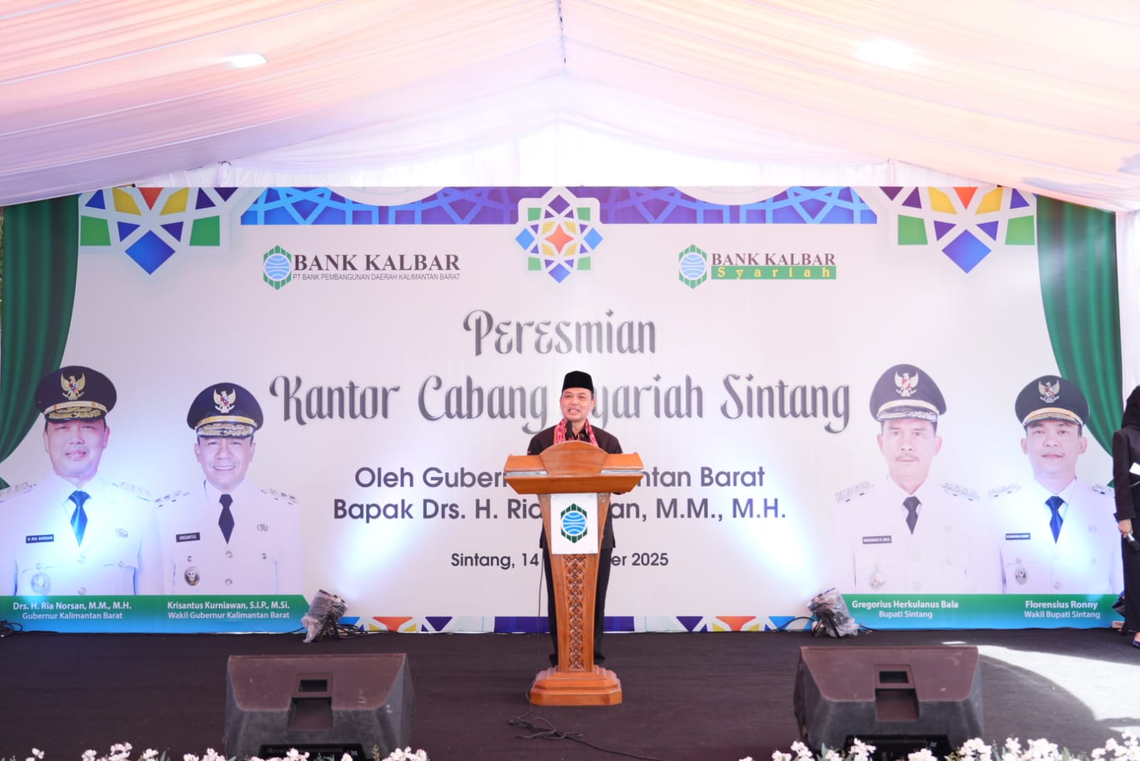 Gubernur Kalbar Resmikan Kantor Cabang Bank Kalbar Syariah Sintang
