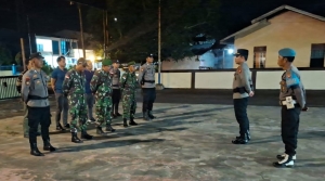 Patroli Skala Besar Polsek Semparuk, Jaga Kamtibmas Meski Diguyur Hujan