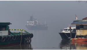 Kabut Asap Karhutlah Selimuti Alur Pelayaran Sungai Kapuas